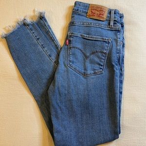 721 Levi’s High Rise Skinny